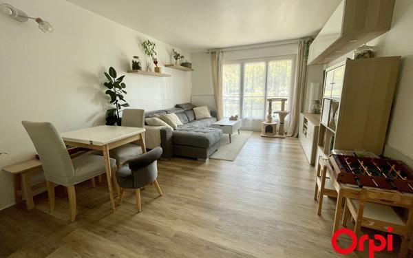 Appartement à vendre    3 pièces • 66 m2 Montigny-le-Bretonneux