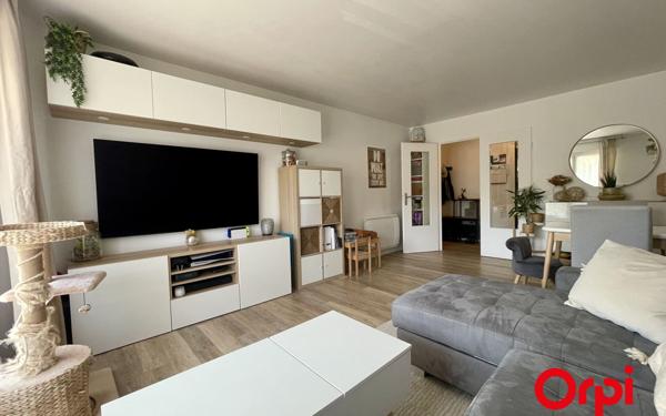 Appartement à vendre    3 pièces • 66 m2 Montigny-le-Bretonneux