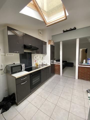 PROCHE GARE - IMMEUBLE D'ENVIRON 80M² COMPRENANT 3 APPARTEMENTS