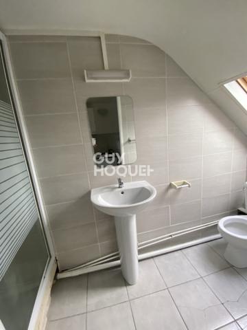 PROCHE GARE - IMMEUBLE D'ENVIRON 80M² COMPRENANT 3 APPARTEMENTS