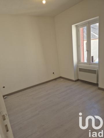 Maison de village 3 pièces de 55 m² à Huriel (03380)