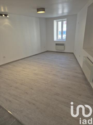 Maison de village 3 pièces de 55 m² à Huriel (03380)