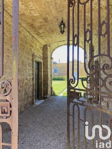 Château 30 pièces de 1 380 m² à Chabeuil (26120)