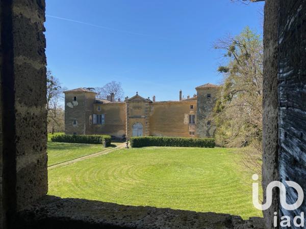 Château 30 pièces de 1 380 m² à Chabeuil (26120)
