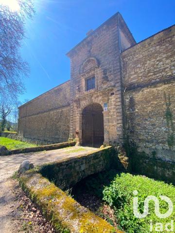 Château 30 pièces de 1 380 m² à Chabeuil (26120)