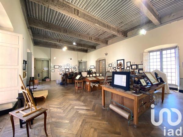 Château 30 pièces de 1 380 m² à Chabeuil (26120)