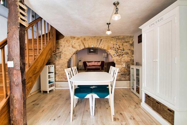 Maison ancienne - Sarlat-la-caneda SARLAT- Maison en pierre idéalement située avec terrain et jaccuzi