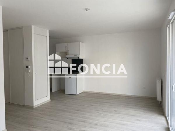 Location Appartement 2 pièces 43.25 m² - 124 RUE CAMILLE DESMOULINS Amiens 80000