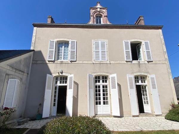 CENTRE BOURG-MAISON BOURGEOISE Changé CENTRE BOURG-MAISON BOURGEOISE Changé