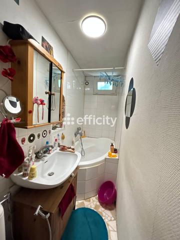 Maison
         4 pièces
        - 73 m² 249 000 € *