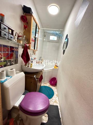 Maison
         4 pièces
        - 73 m² 249 000 € *