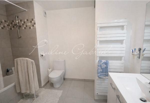 Un appartement moderne, prêt à vivre, au coeur d'un emplacement stratégique