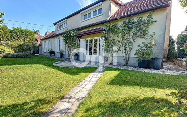 Maison à vendre    5 pièces •  Longueil-Sainte-Marie