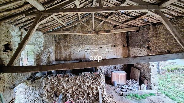 Maison avec dépendances et fort potentiel – Projet complet de rénovation