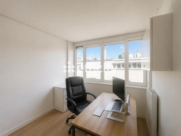 Appartement
         4 pièces
        - 81 m² Bien prestige 949 000 € *