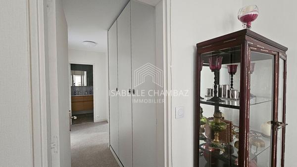 Appartement
         3 pièces
        - 77 m² 542 000 € *