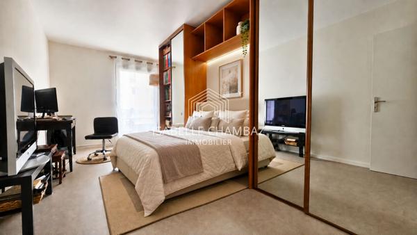 Appartement
         3 pièces
        - 77 m² 542 000 € *