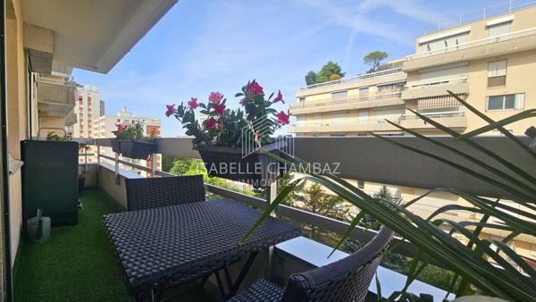 Appartement
         3 pièces
        - 77 m² 542 000 € *