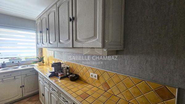 Appartement
         3 pièces
        - 77 m² 542 000 € *
