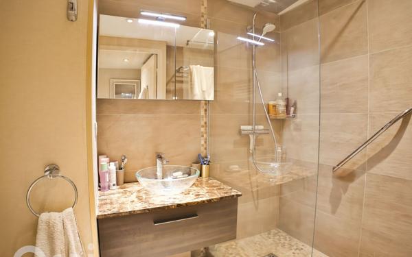 Appartement à vendre    2 pièces • 46 m2 Cannes