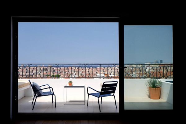 A louer appartement meublé de type 5/6 avec terrasse et vue Mer et Notre Dame de la Garde- Saint Savournin MARSEILLE