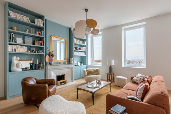 A louer appartement meublé de type 5/6 avec terrasse et vue Mer et Notre Dame de la Garde- Saint Savournin MARSEILLE