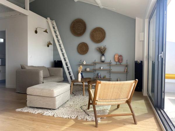 A louer appartement meublé de type 5/6 avec terrasse et vue Mer et Notre Dame de la Garde- Saint Savournin MARSEILLE
