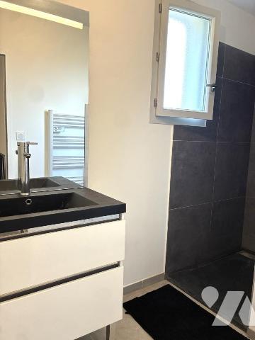 VILLA T4 AVEC JARDINER CENTRE VILLE SAINT-MAXIMIN