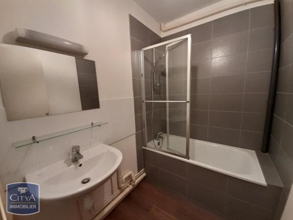 Appartement à louer 2 pièces 59.4m²