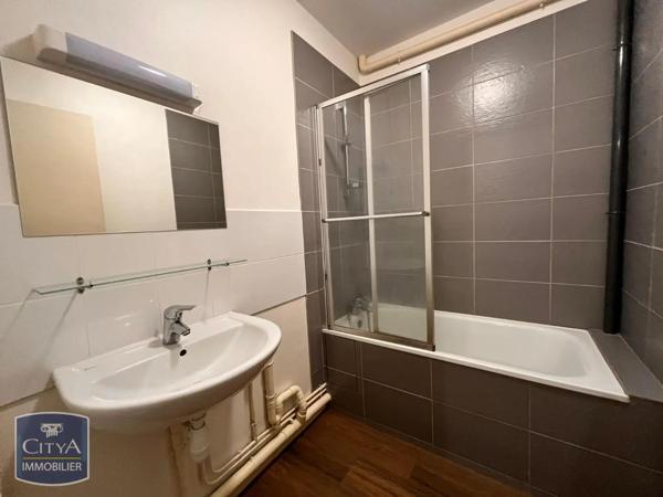 Appartement à louer 2 pièces 59.4m² Laval (53000)