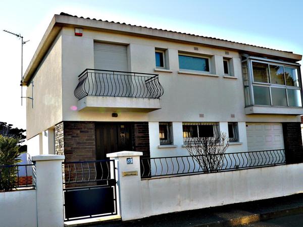 Une maison pleine de potentiel où il fait bon vivre ! Située à Saint-Gilles-Croix-de-Vie (85800)