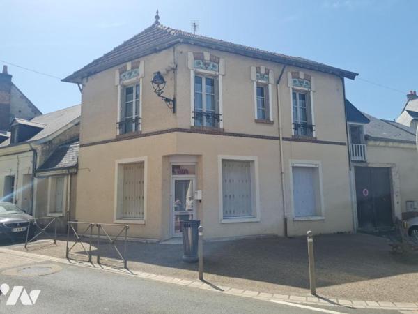 ENSEMBLE DE DEUX APPARTEMENTS - A VENDRE - MONTOIRE/ LOIR (41800)