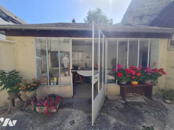 ENSEMBLE DE DEUX APPARTEMENTS - A VENDRE - MONTOIRE/ LOIR (41800)