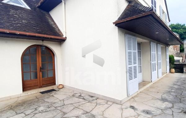 TONNERRE  Maison 228 M2 - 5 Chambres