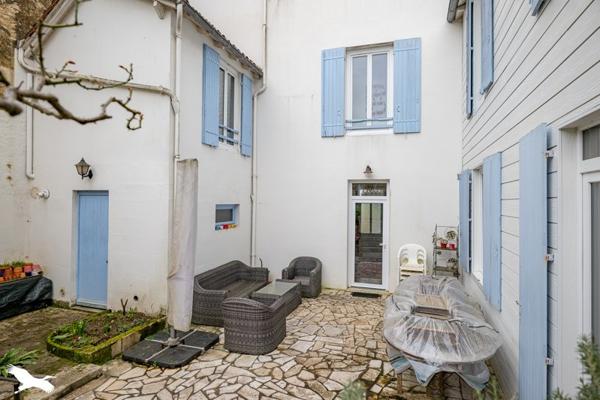 Maison à vendre |  Saint-Jean-d'Angély |  7 pièces | 158 m²