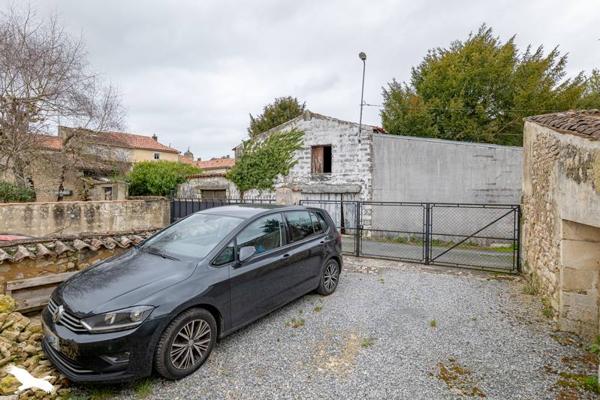 Maison à vendre |  Saint-Jean-d'Angély |  7 pièces | 158 m²