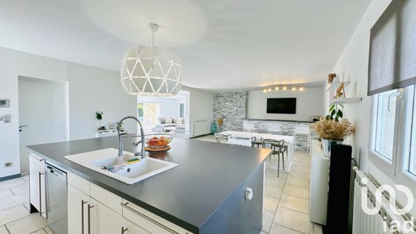 Maison à vendre 4 pièces 200 m² Entraigues-sur-la-Sorgue