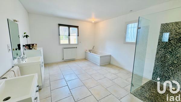 Maison à vendre 4 pièces 200 m² Entraigues-sur-la-Sorgue