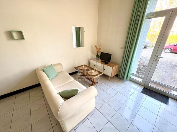 APPART. T2 MEUBLE A LOUER - BLOIS - PROCHE GARE, EXTERIEUR PRIVATIF & PLACE DE PARKING AU PIED DE L'IMMEUBLE