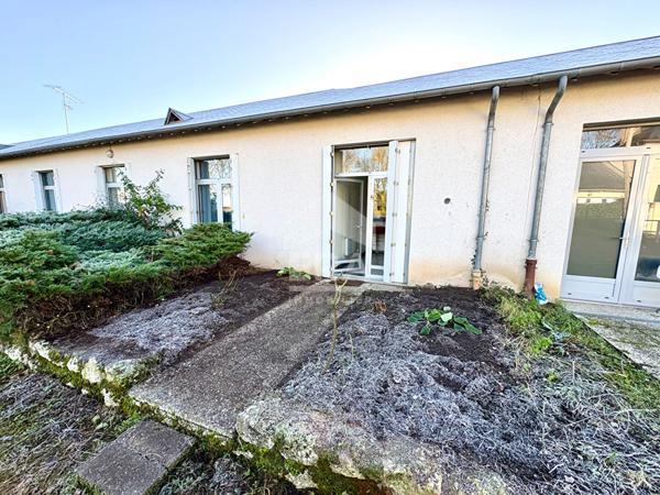 APPART. T2 MEUBLE A LOUER - BLOIS - PROCHE GARE, EXTERIEUR PRIVATIF & PLACE DE PARKING AU PIED DE L'IMMEUBLE