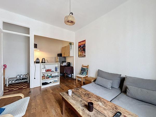 Monplaisir, T2 dernier étage au calme, lumineux, une cave