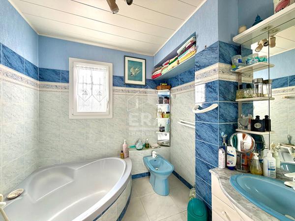 PROPRIÉTÉ D'EXCEPTION AU CALME À LE GUA