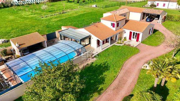 PROPRIÉTÉ D'EXCEPTION AU CALME À LE GUA