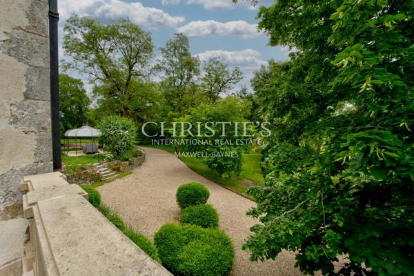 Domaine de prestige avec parc, au cœur du Périgord