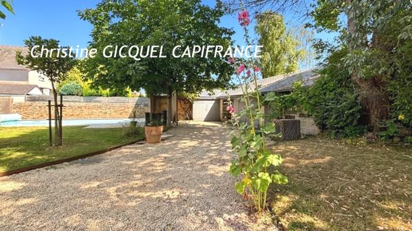 NORT SUR ERDRE TRAM TRAIN 30MIN NANTES CENTRE - DEMEURE BOURGEOISE 8 pièces - JARDIN CLOS - PISCINE