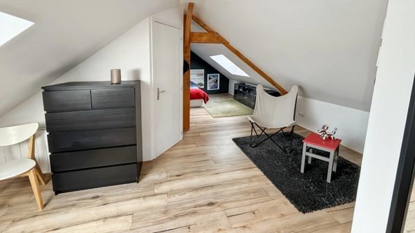 NORT SUR ERDRE TRAM TRAIN 30MIN NANTES CENTRE - DEMEURE BOURGEOISE 8 pièces - JARDIN CLOS - PISCINE