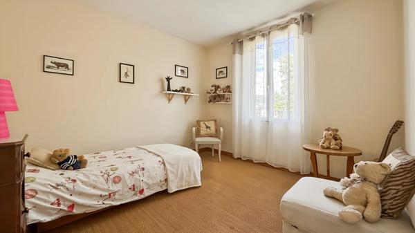 NORT SUR ERDRE TRAM TRAIN 30MIN NANTES CENTRE - DEMEURE BOURGEOISE 8 pièces - JARDIN CLOS - PISCINE