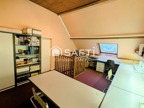 Maison 263 m², 7 pièces, garages, dépendances.