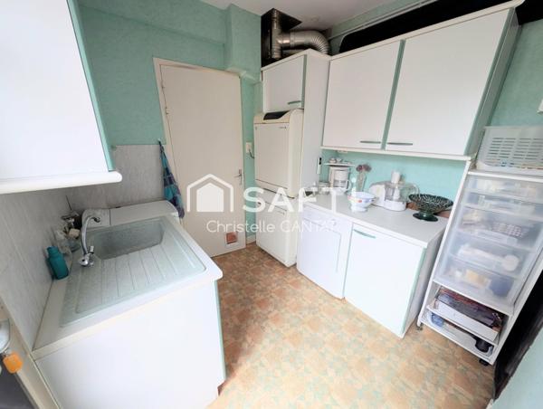 Maison 263 m², 7 pièces, garages, dépendances.