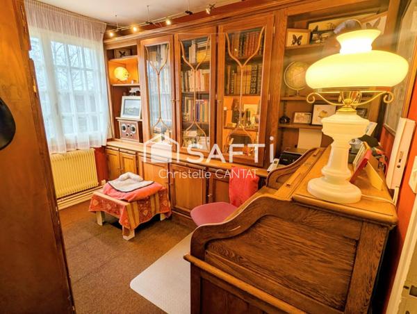 Maison 263 m², 7 pièces, garages, dépendances.